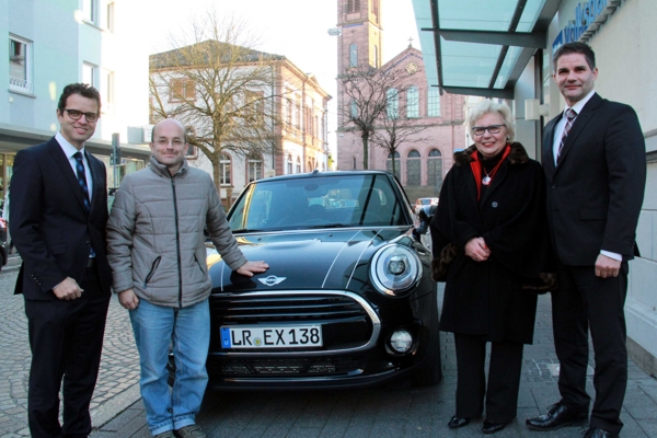Mini Cooper nach Ringsheim