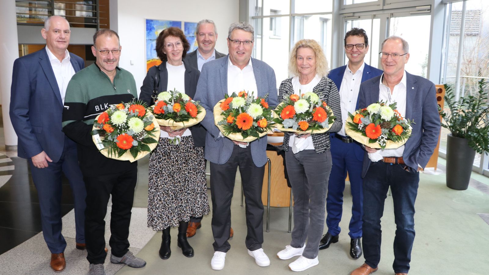 Volksbank Lahr verabschiedet fünf langjährige Mitarbeiter in den Ruhestand