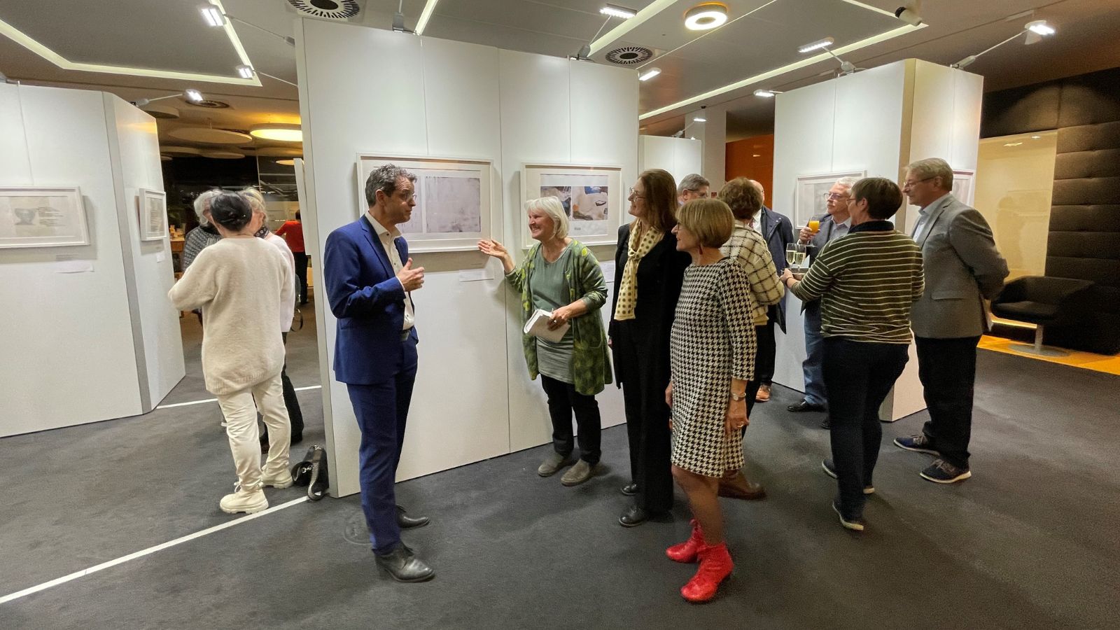 Ausstellung in der Volksbank ehrt die Friedensnobelpreisträgerinnen